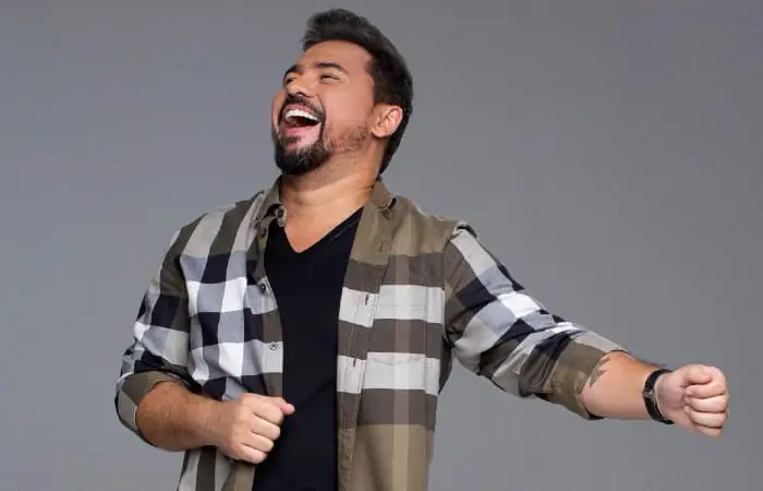 Xand Avião cantando