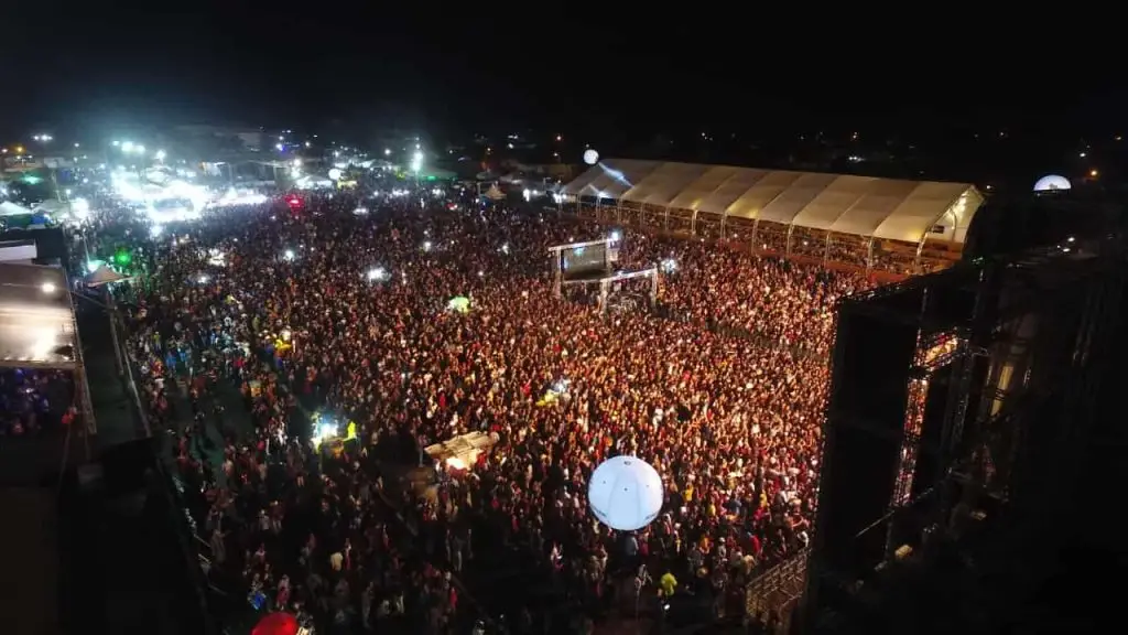 Zé Vaqueiro se apresenta no penúltimo dia do Aparecida é Show 2 Aparecida é Show