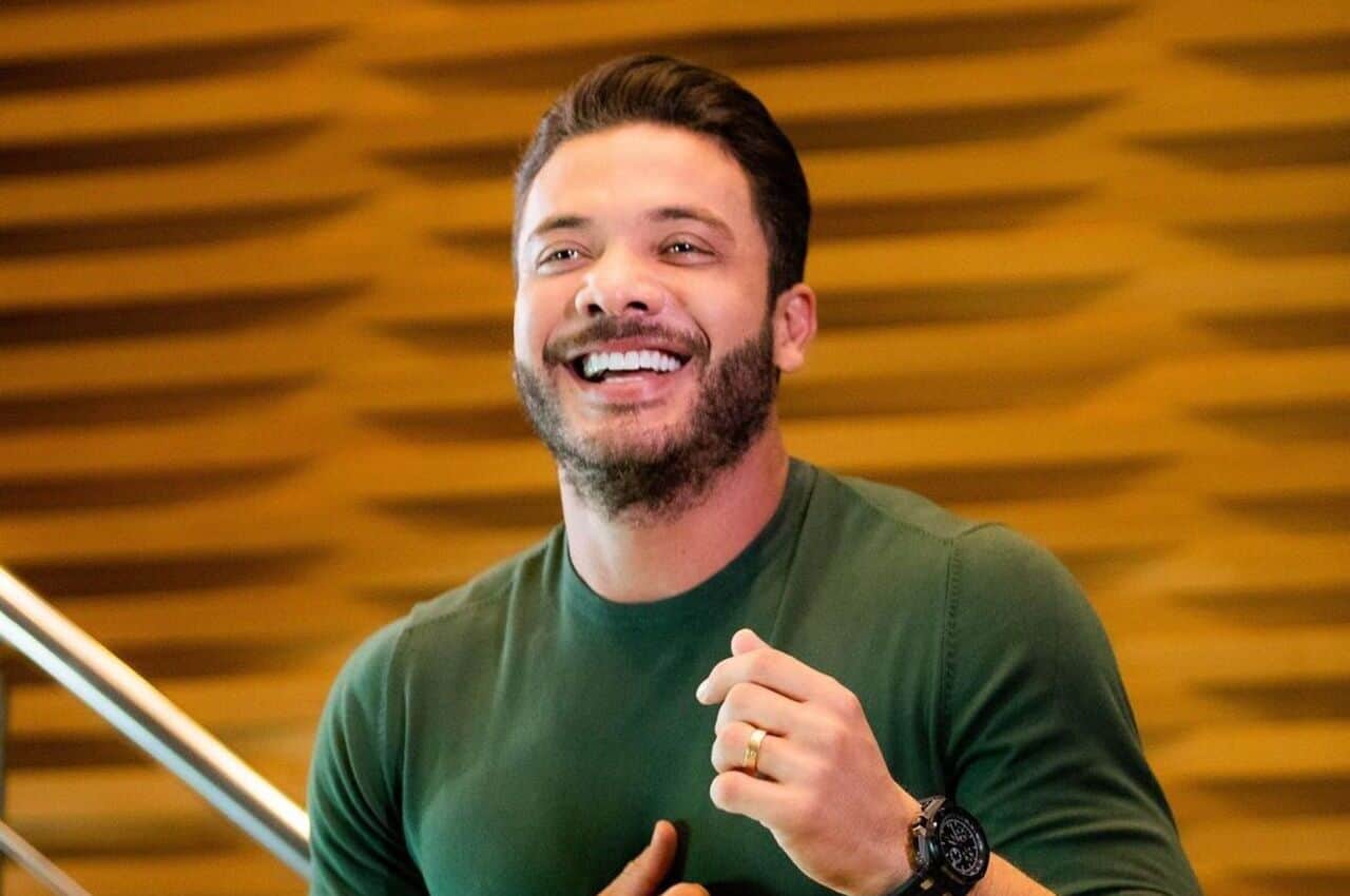 Wesley Safad&atilde;o comanda palco da &uacute;ltima noite do Aparecida &eacute; Show - Portal  AGRO2
