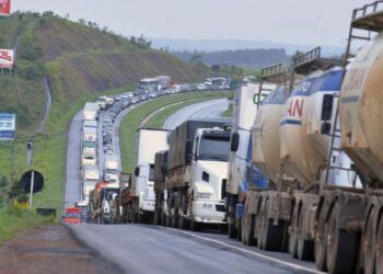 fechamento de rodovias pelo Brasil