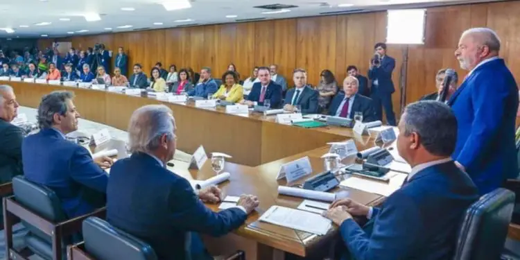 Em 1ª reunião com ministros, Lula fala sobre produção sustentável de alimentos 1 Lula