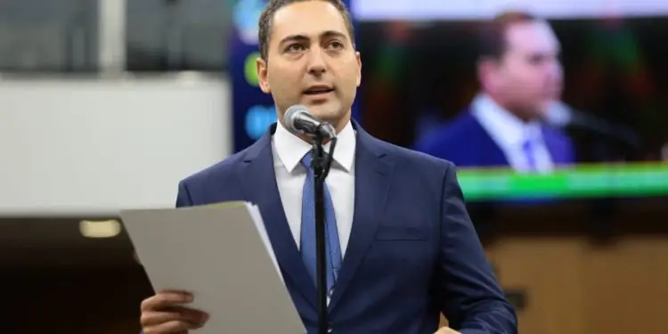 Deputado goiano Lucas do Vale assume Frente Parlamentar do Agronegócio da Alego 1 Deputado goiano Lucas do Vale