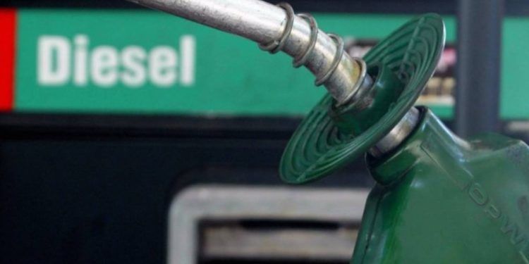 Preço do diesel reduz R$0,40 a partir de quarta (8), anuncia Petrobras.