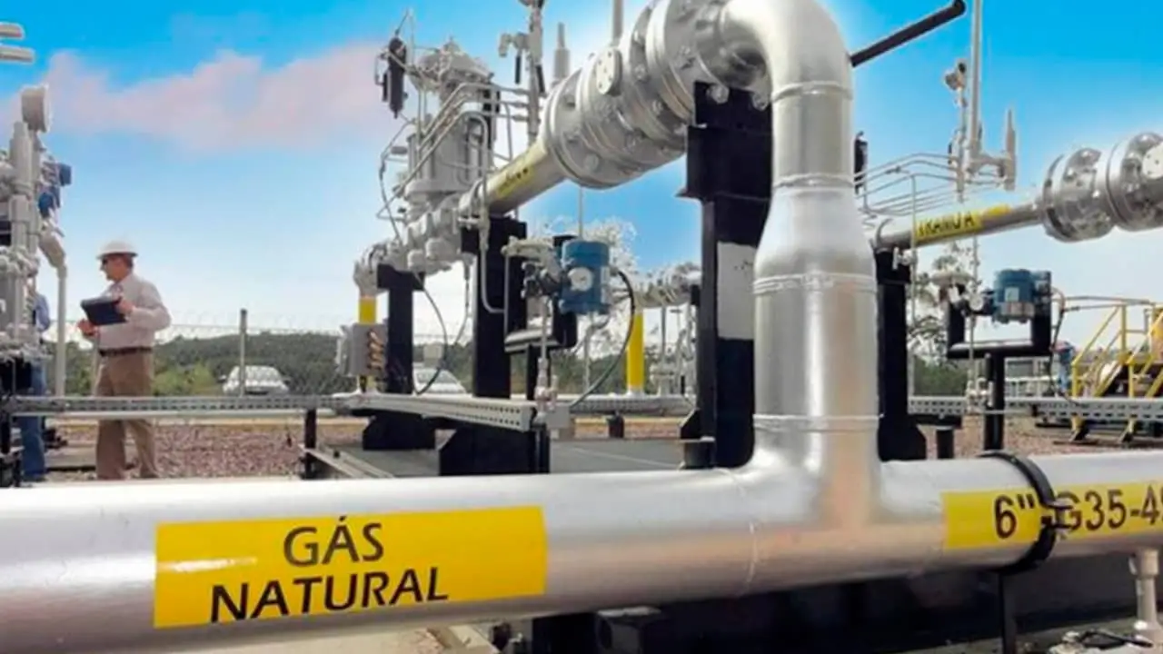 Produção brasileira de petróleo e gás natural bate recorde em 2022 3 Produção de gás natural cresceu 2,98% em 2022 segundo ANP.