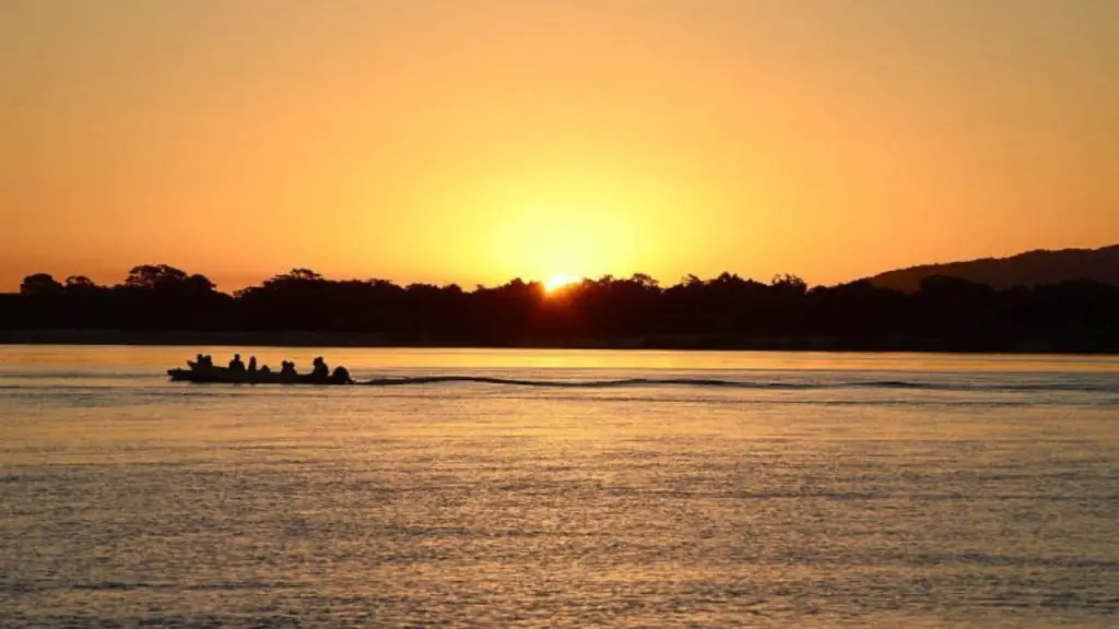 Turismo corporativo mantém alta e deve fechar 2025 com recorde de faturamento 2 Aruanã sedia torneio de pesca Gigantes do Araguaia neste sábado (11), em Goiás.