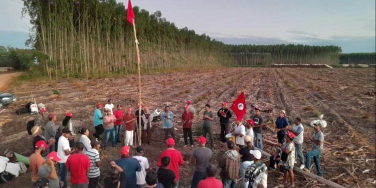 Frente Parlamentar Agropecuária repudia invasões de terra pelo MST.