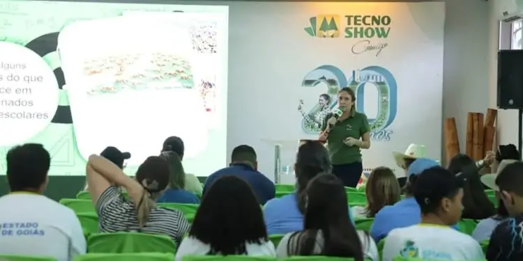 Tecnoshow 2023: Palestra mostra que livros têm 60% das citações sobre agro distorcidas 1 Tecnoshow 2023: Palestra mostra que livros têm 60% das citações sobre agro distorcidas.