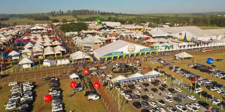 Agrishow 2023 bate recorde com R$ 13,2 bilhões em negócios.