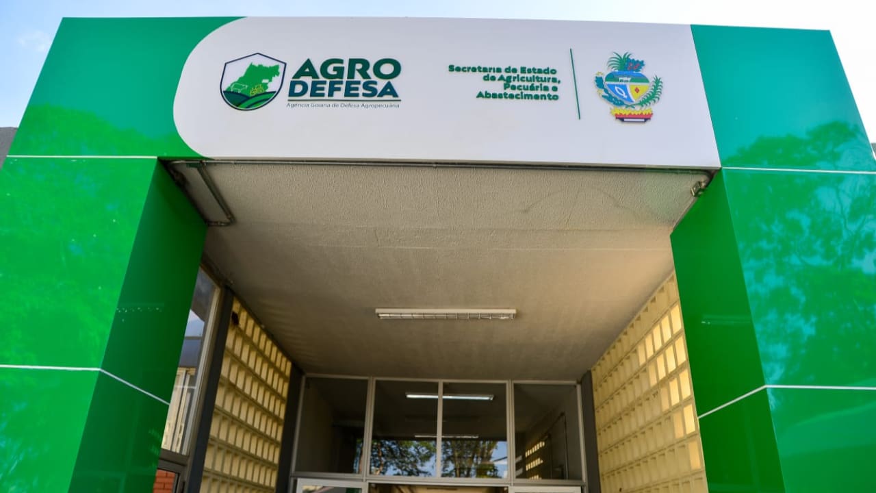 Agrodefesa atua na defesa sanitária da agropecuária de Goiás.