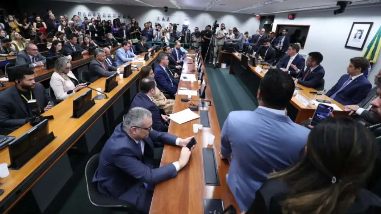 CPI do MST: governador de Goiás será ouvido nesta quarta-feira (31) 3 CPI do MST investiga as invasões de terra e quem as financia.