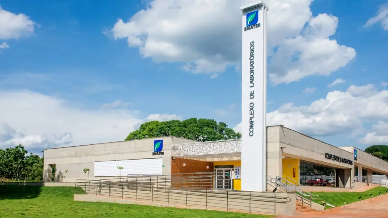 Emater que atua com foco na assistência técnica e pesquisa para o agricultor familiar goiano. 