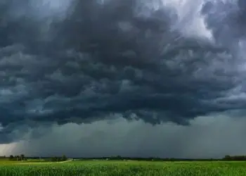 Chuva pode passar dos 100 milímetros em 24 horas neste sábado (6).