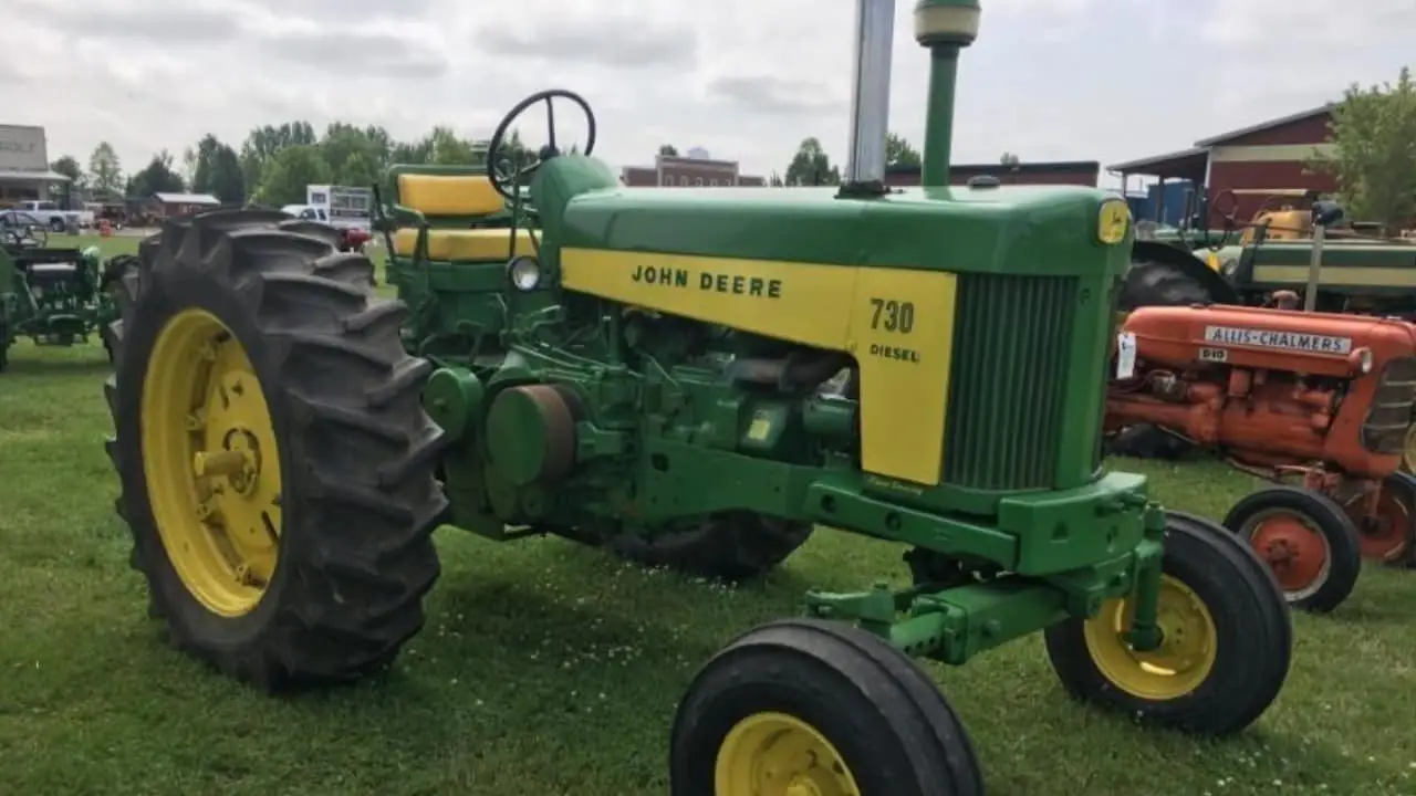 Trator modelo 730 a diesel da John Deere, de 1958. 