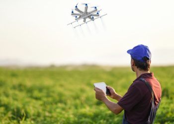 Uso de drones na agricultura auxilia produtores no monitoramento e gestão da propriedade.