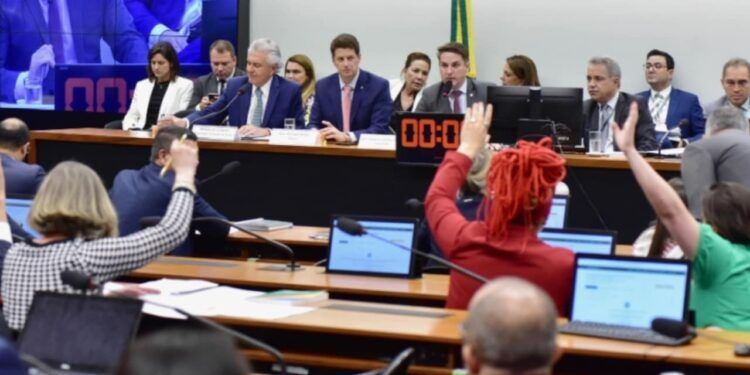 CPI do MST busca investigar o propósito e quem financia invasões de terra no Brasil.