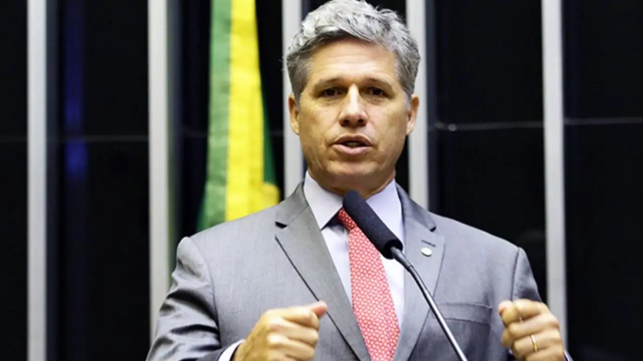 Ministro Paulo Teixeira afirma que plano será lançado em julho.