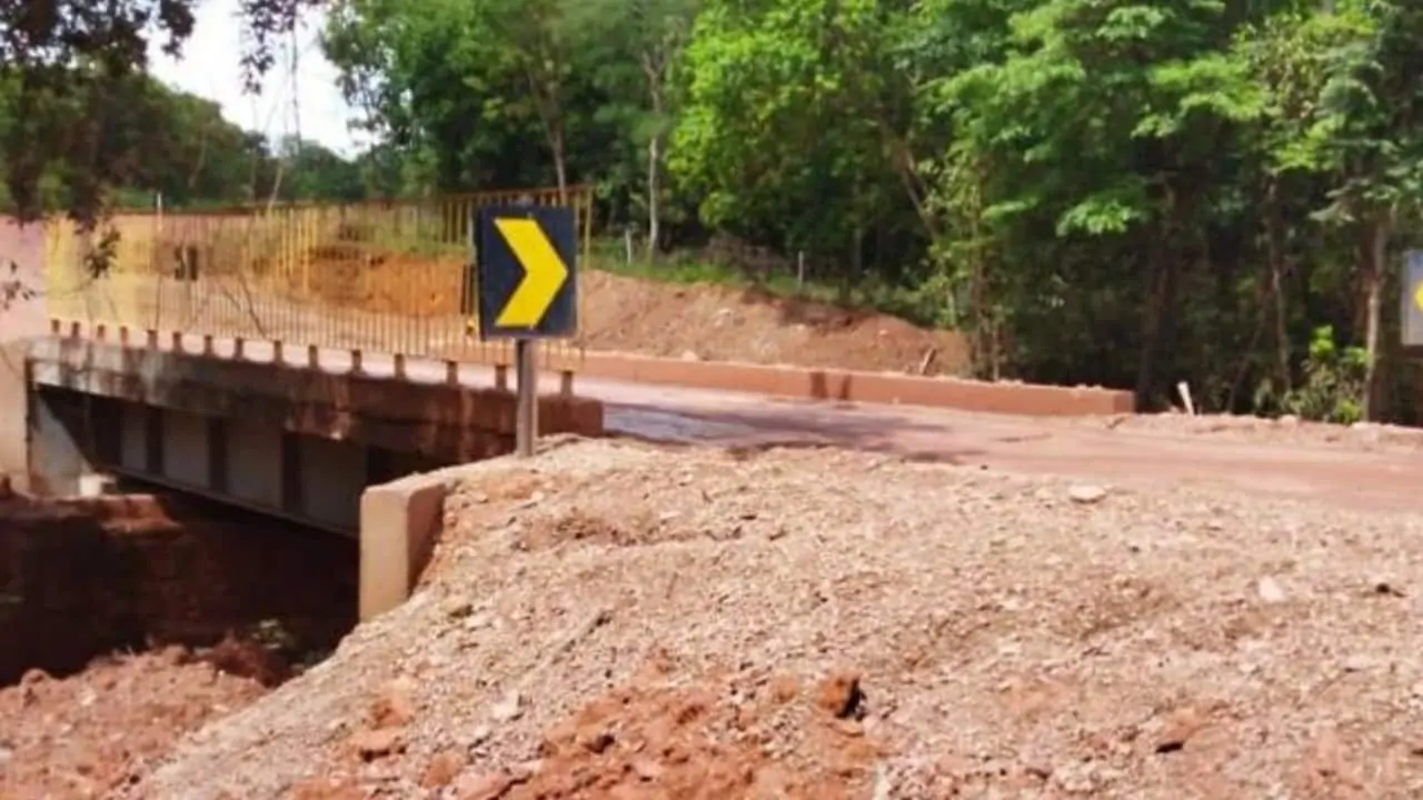 Obras envolvem construção de pontes, restauração e pavimentação de rodovias. 