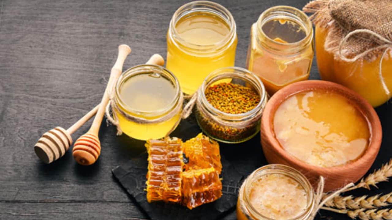 São oferecidos cursos sobre como transformar o mel em produtos apícolas. 