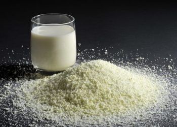 Fávaro anuncia compra de leite em pó a preço de varejo; medida não é eficaz segundo FPA