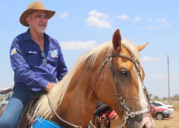 Amélio Cayres, apoiador do Agro, marca presença na 1ª Cavalgada de Praia Norte