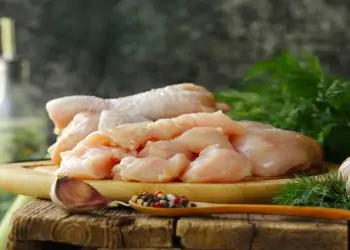 Brasil se torna o primeiro país a exportar carne de frango