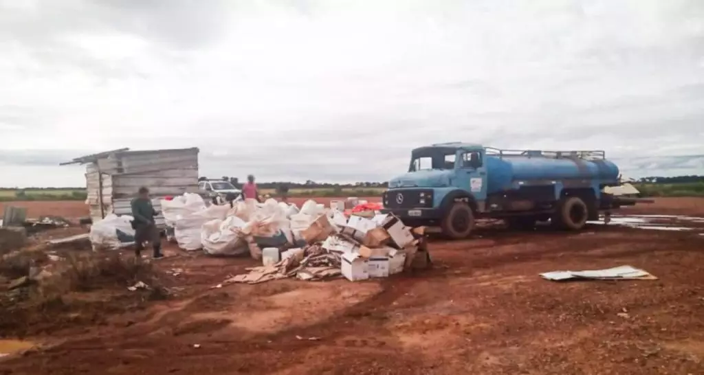 Produtores são multados em R$ 5 mi por descarte irregular de embalagens, no TO 3 Produtores do Tocantins são multados em 5 milhões por descarte irregular. Foto: Divulgação