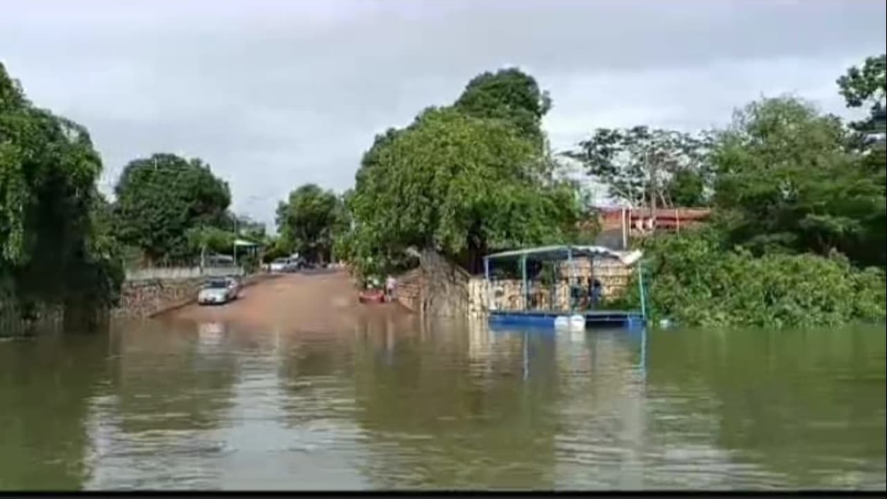 Fortes chuvas elevam nível do Rio Tocantins e deixa moradores ilhados 2 Fortes chuvas elevam nível do Rio Tocantins e acendem alerta para moradores.