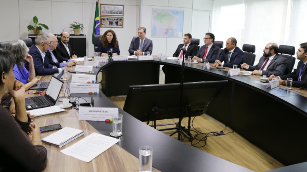 Reunião entre Ministérios da Agricultura e Gestão tratou de melhorias no sistema. 