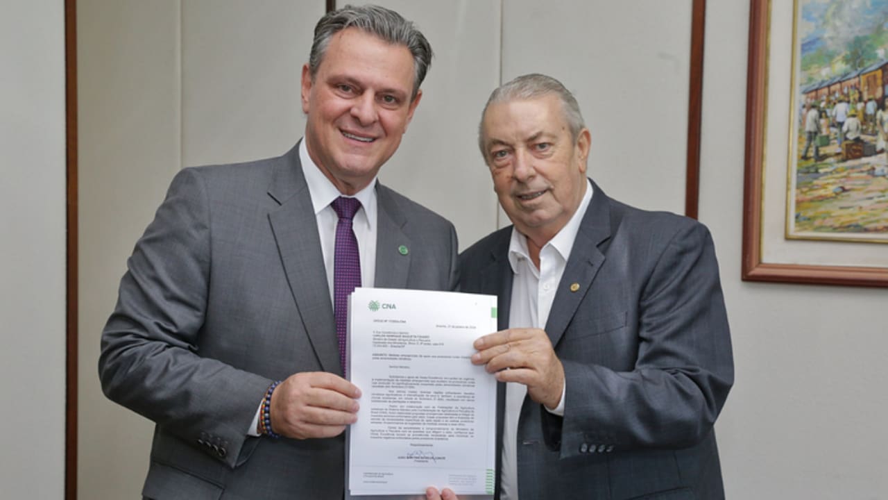 Setor produtivo entregou documento ao ministro Carlos Fávaro.
