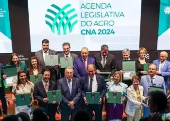 Documento trata de temas e projetos de lei que impactam o agronegócio.