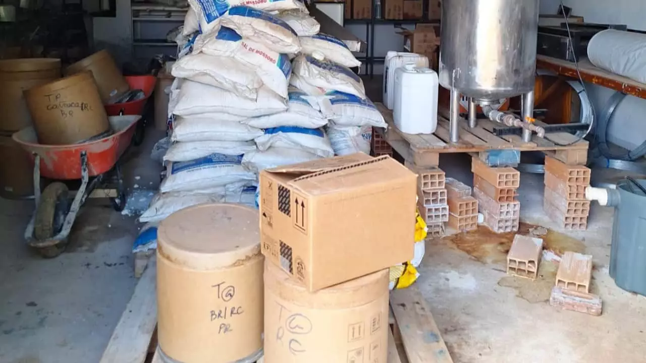Embalagens dos produtos eram trocadas para voltarem ao mercado.