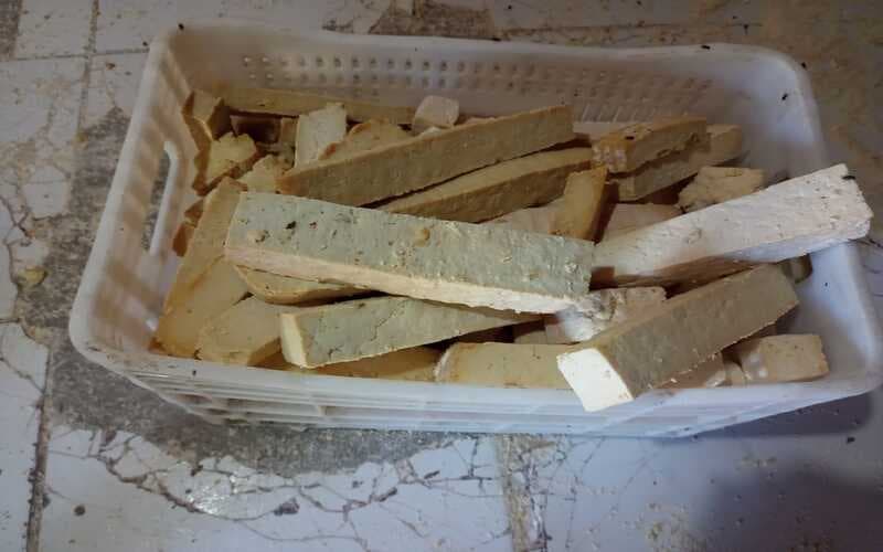 Agrodefesa descarta 2,5 toneladas de queijos ralados impróprios para o consumo