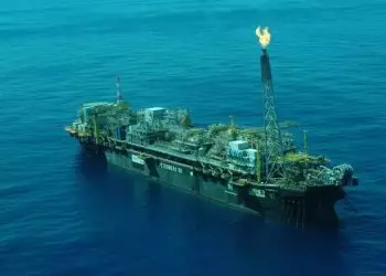 Aumento na produção de petróleo e gás natural impulsiona setor de energia