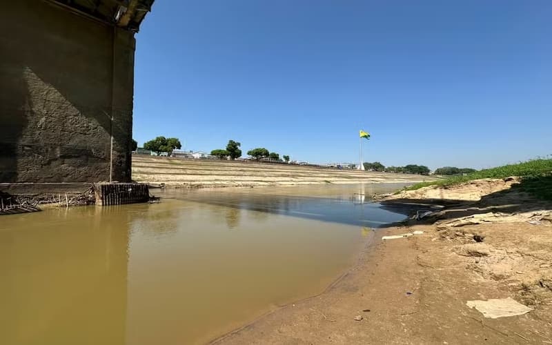 Rio Acre atinge níveis críticos e municípios decretam emergência