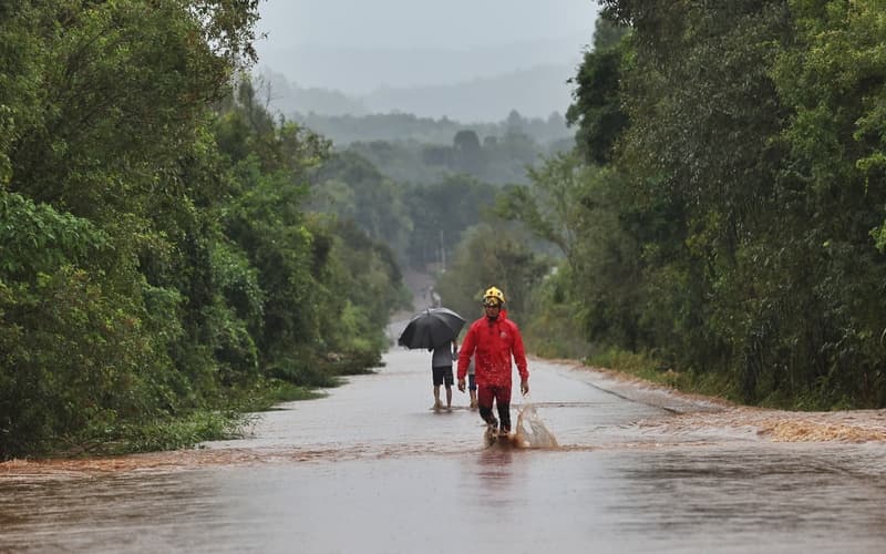 Projeto visa alertar população contra desastres climáticos