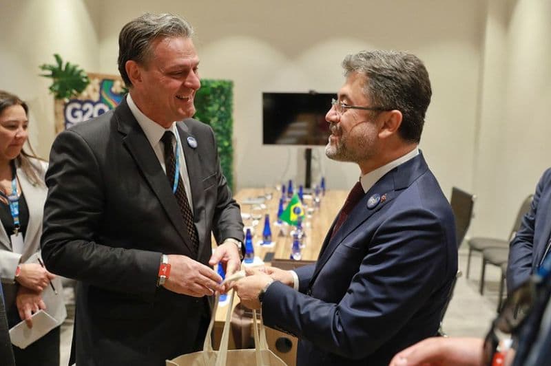 Reunião bilateral 