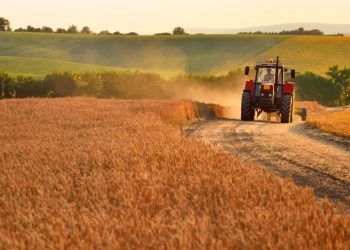 Curso gratuito ensina operação e manutenção de tratores agrícolas, em Goiás