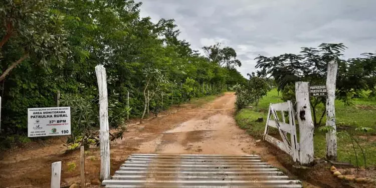 Imóveis rurais de grandes devedores da União podem ser destinados à reforma agrária 1 Imóveis rurais de grandes devedores da União podem ser destinados à reforma agrária