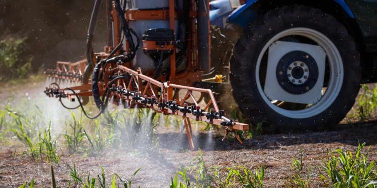 Retirada de isenções tributárias de defensivos agrícolas aumentaria custos de produção