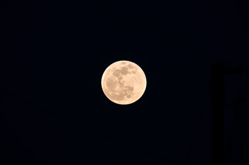 Confira o melhor horário para observar a última superlua cheia do ano nesta sexta (15) 2 Superlua