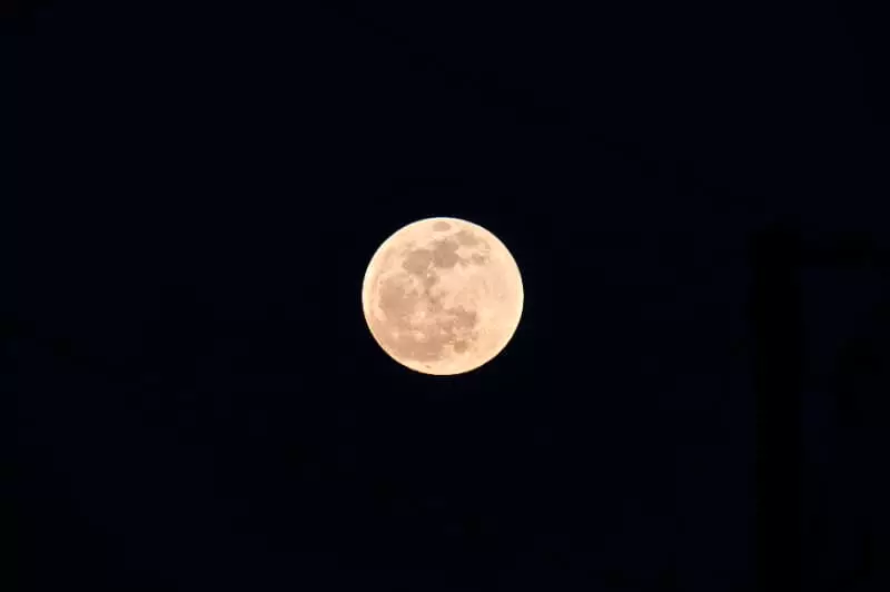 Fenômeno da superlua volta a iluminar o céu nas próximas semanas no país 2 Superlua