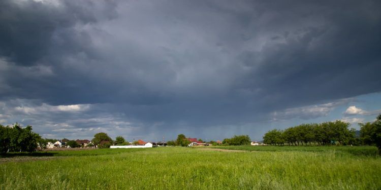 Volumes de chuva serão grandes pelo Brasil até fevereiro; veja previsão