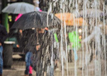 Frente fria e chuvas intensas afetam diferentes regiões do Brasil nesta semana