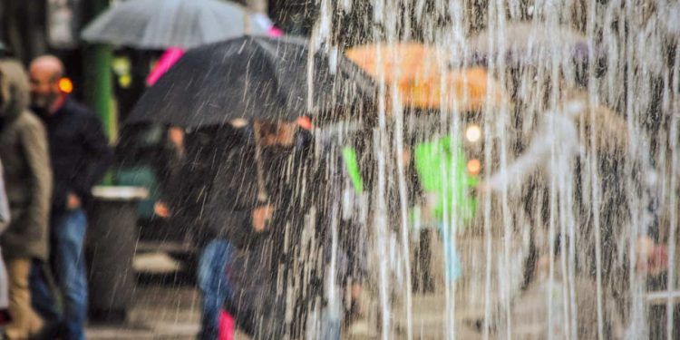 Frente fria e chuvas intensas afetam diferentes regiões do Brasil nesta semana