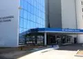 A primeira decisão tornada pública envolve a Confederação Nacional dos Trabalhadores na Agricultura (Contag), uma das 11 entidades que estão sob investigação. Segundo o juiz Frederico Botelho de Barros Viana, da 15ª Vara Federal, o INSS teria liberado à Contag, de forma considerada irregular, um lote com 34.487 autorizações de desconto em benefícios previdenciários.