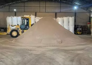 Operação apreende mais de 900 quilos de farinha animal irregular no Paraná