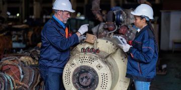 Produção industrial recua 0,1% em fevereiro, aponta IBGE
