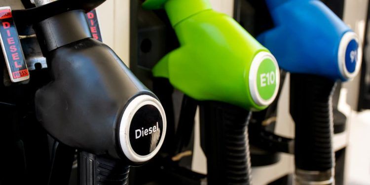 Diesel mais barato Petrobras reduz preço em R$ 0,16 para distribuidoras