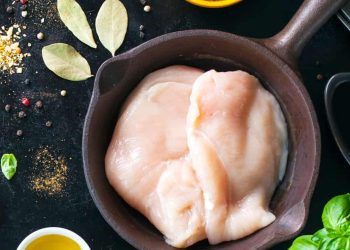 Exportações de carne de frango do Brasil são suspensas por Argentina, China e União Europeia