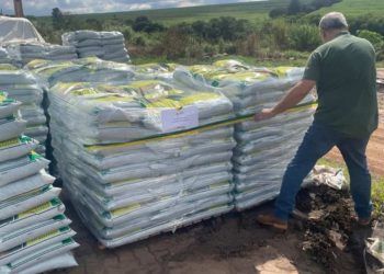 Fiscalização apreende 300 toneladas de fertilizantes irregulares em SP